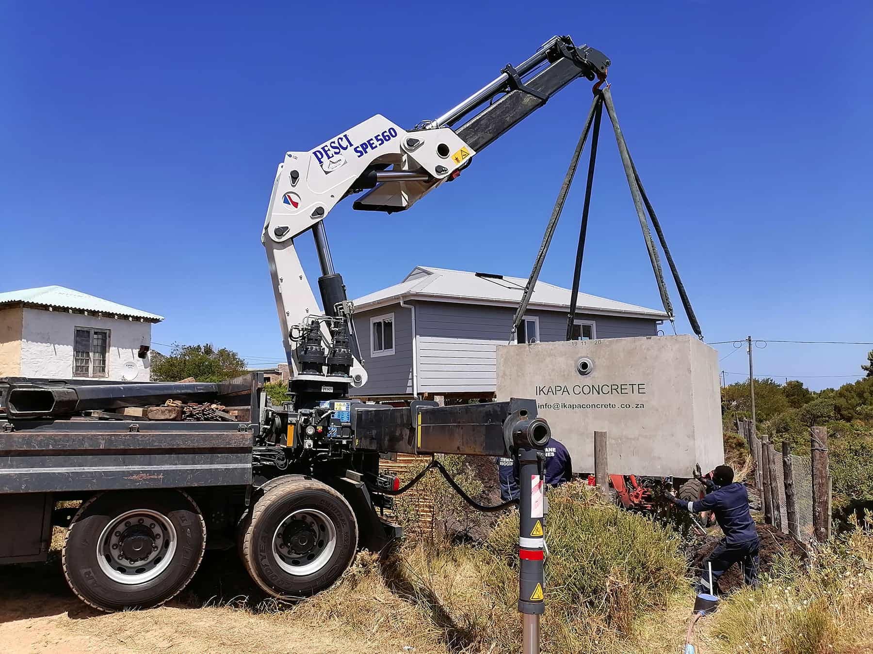 Containment-drainage-tank-install