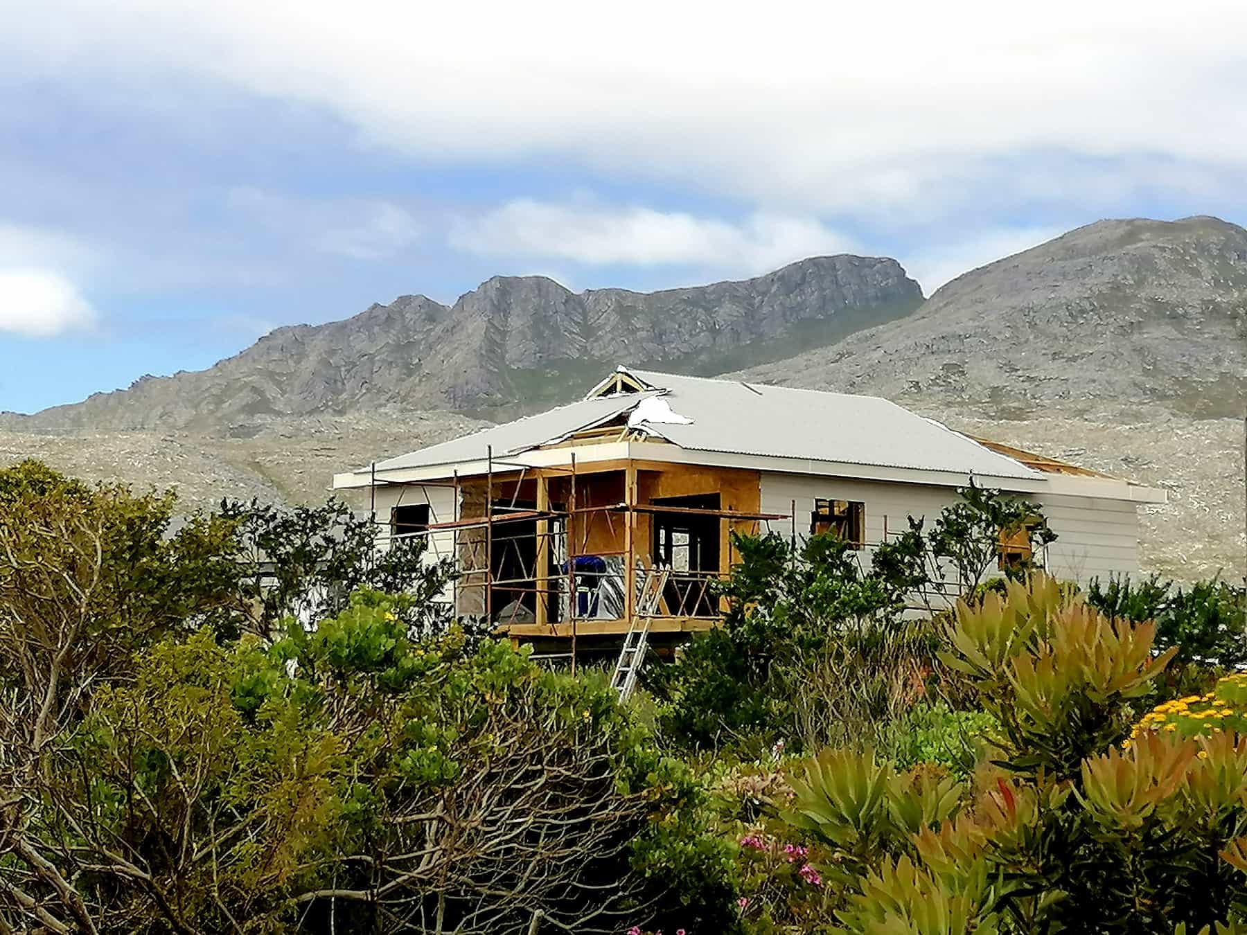 Build my own house, Roof going on