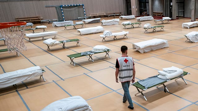 Coronavirus updates LIVE: Victoria lockdown considered, global COVID-19 infections surpass 500,000