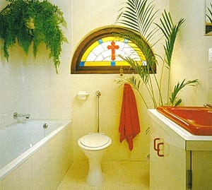 Neat small bathroom